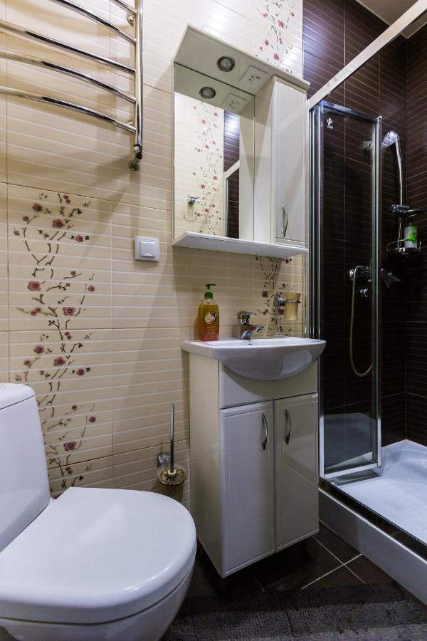 8 Svyatoho Teodora Square Apartments Lviv Eksteriør billede