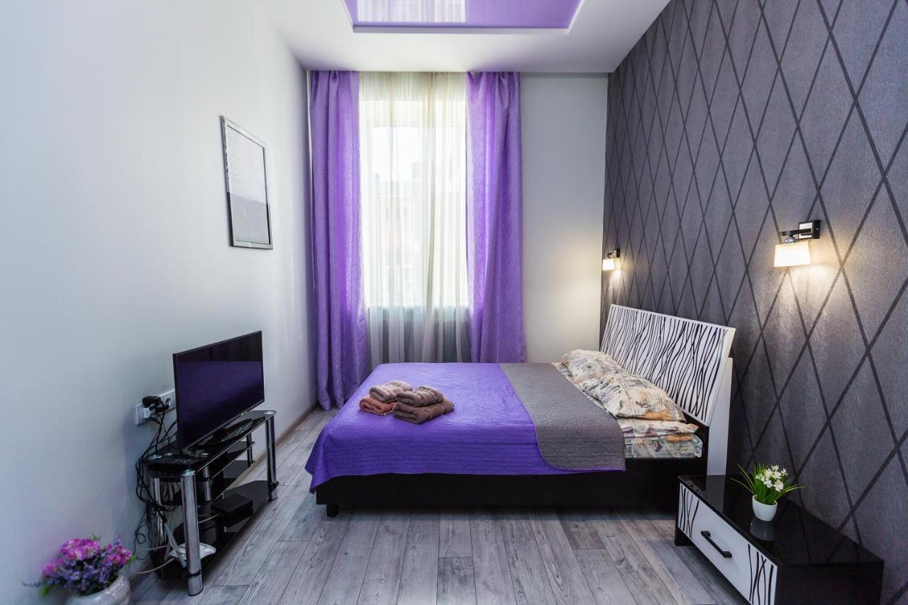 8 Svyatoho Teodora Square Apartments Lviv Eksteriør billede