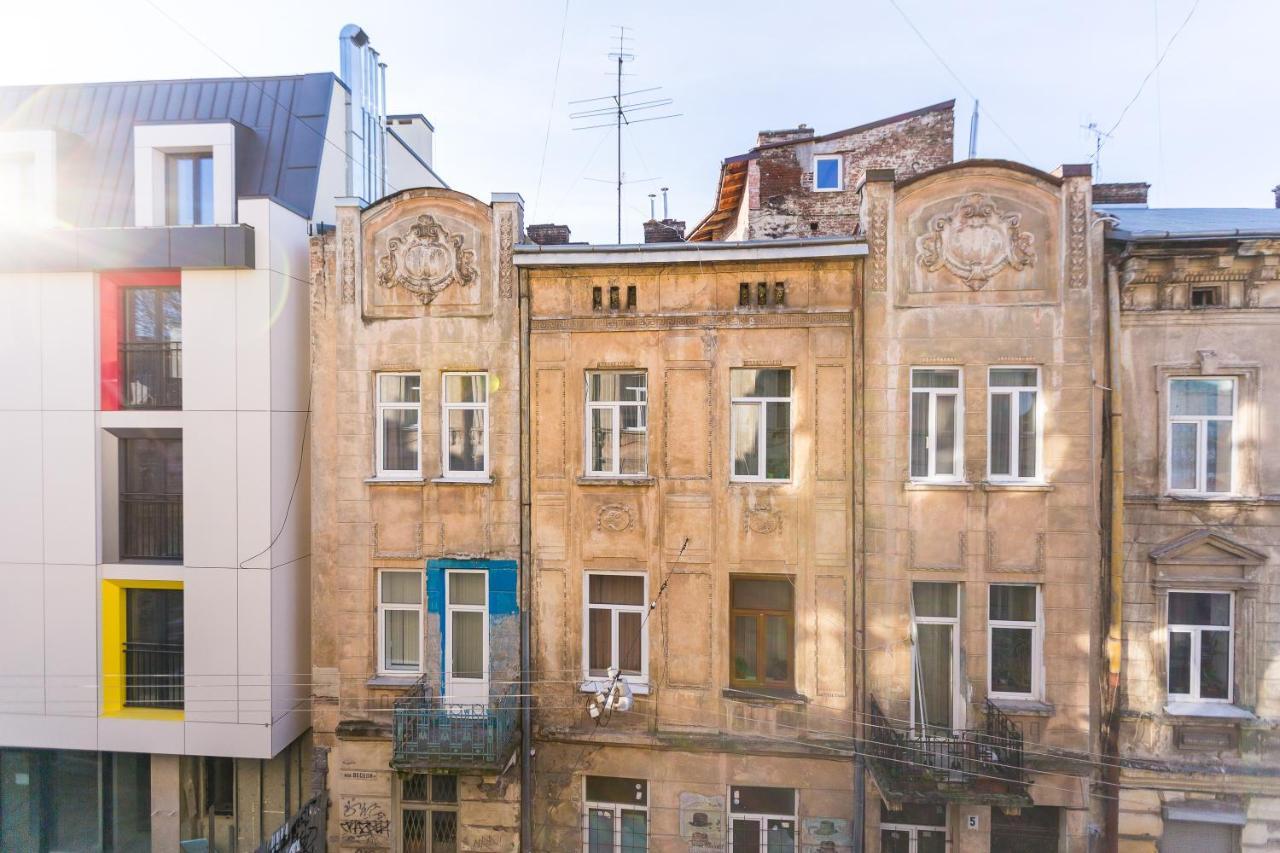 8 Svyatoho Teodora Square Apartments Lviv Eksteriør billede