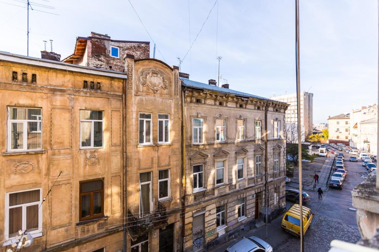 8 Svyatoho Teodora Square Apartments Lviv Eksteriør billede